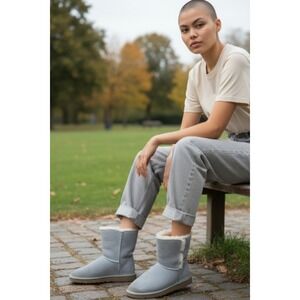 Ugg Australia Bailey Button Classic Short Light Gray 5803 Women sheepskin Boot 9